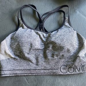 sports bra